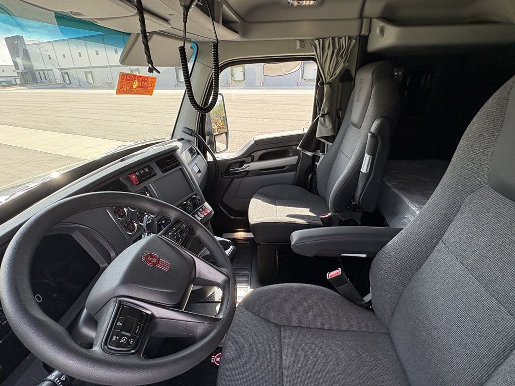 New 2027 KENWORTH T880 image 3