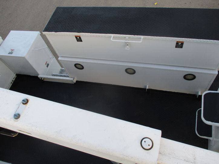 2018 Ford F550 SUPER CAB BUCKET TRUCK 4X4 image 34