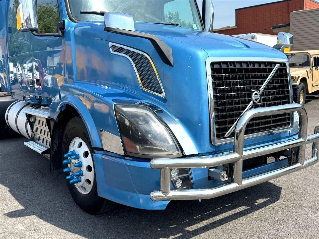 2012 Volvo VNL image 30
