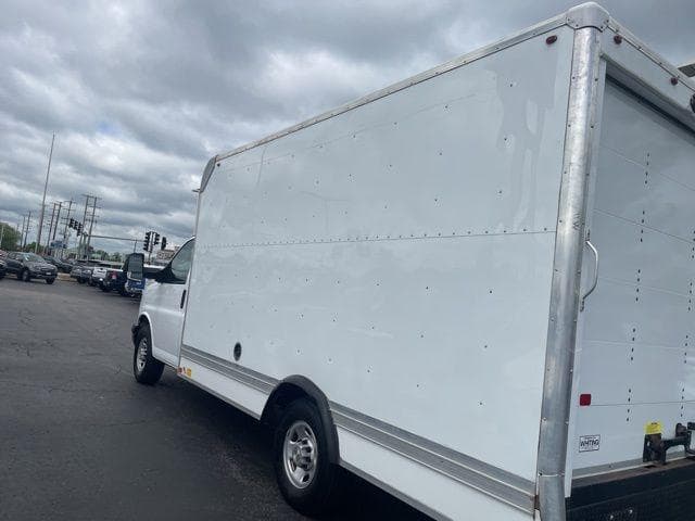 2022 Chevrolet Express 3500 Work Van Cutaway image 4