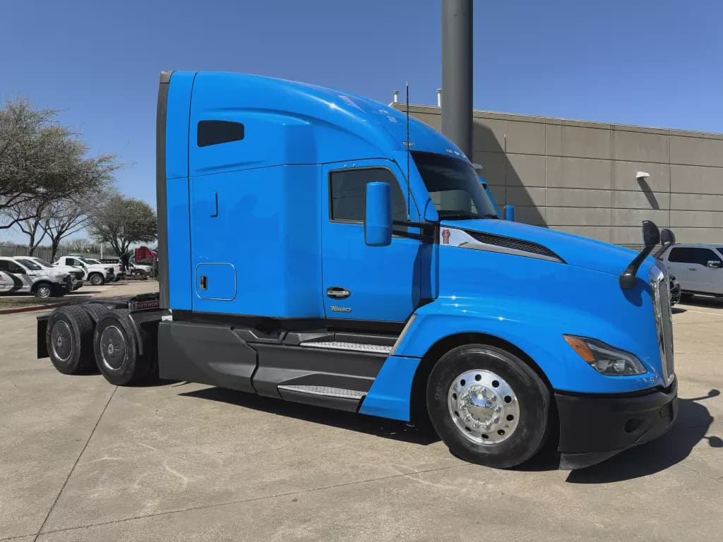 2022 Kenworth T680 image 1