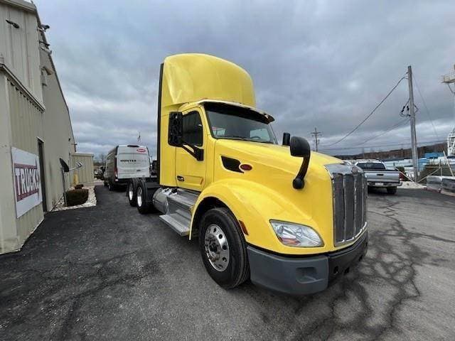 2021 Peterbilt 579 image 6