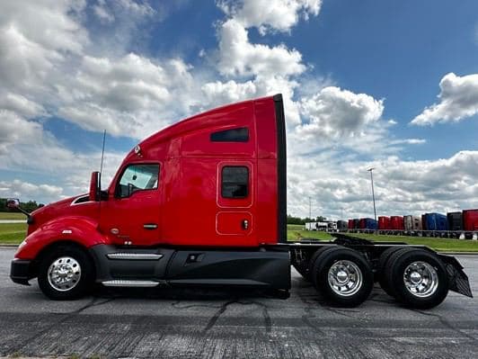 2021 Kenworth T680 image 6