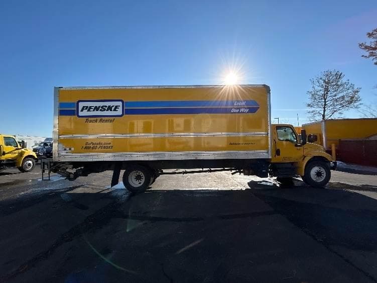 2022 International MV607 Box Truck - 220HP, 6 Speed Automatic, Roll up Door image 15