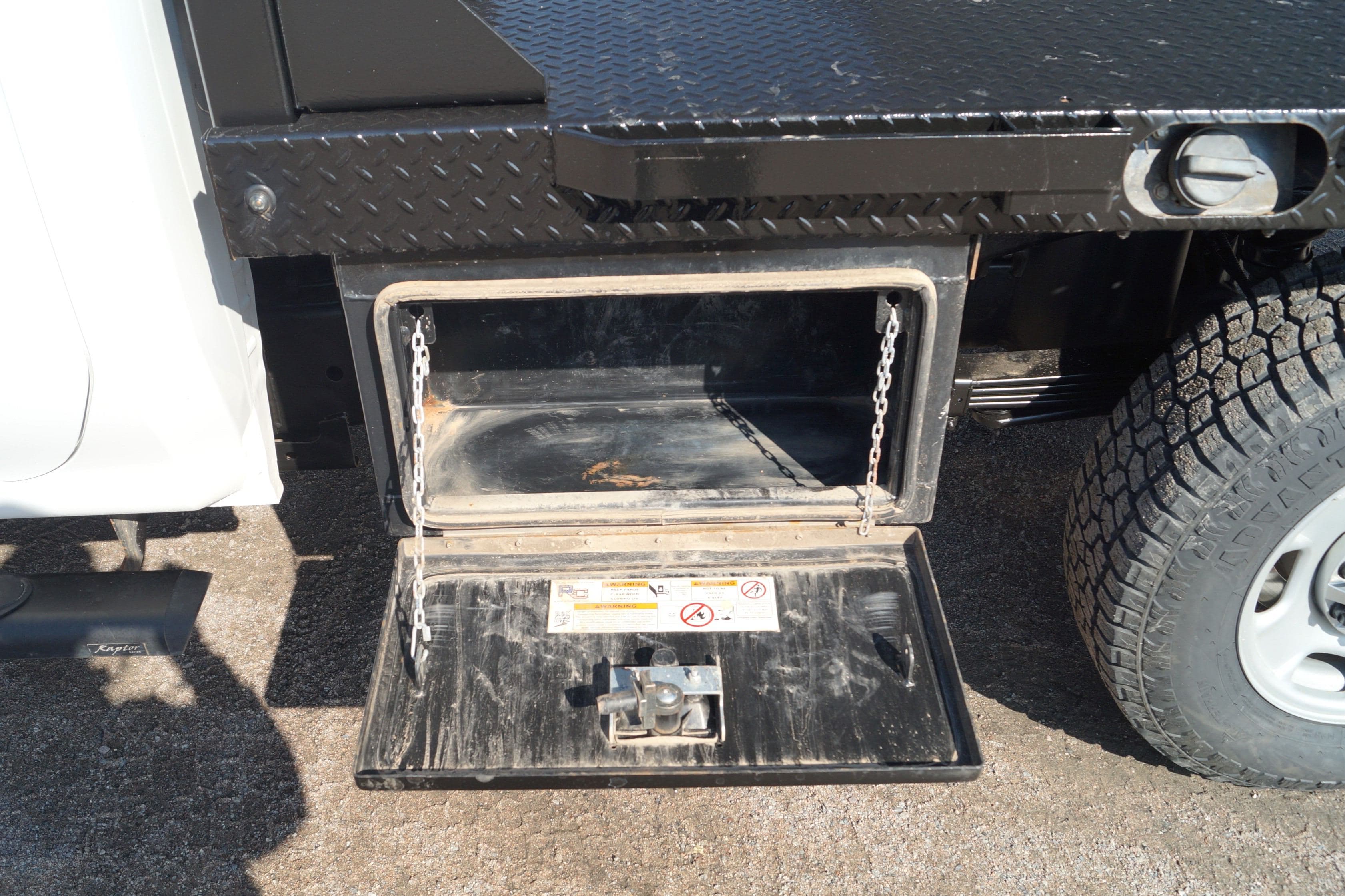 2023 Chevrolet Silverado 2500 WT - 8ft Flatbed - 4WD 6.6L V8 image 26