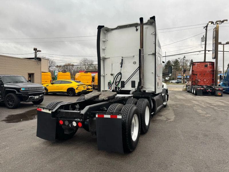 2021 Kenworth T600 image 7