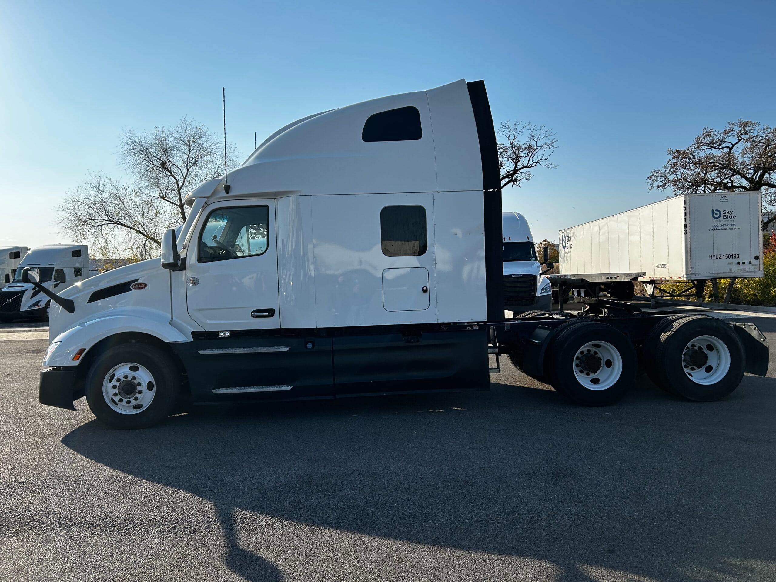2023 Peterbilt 579 image 3