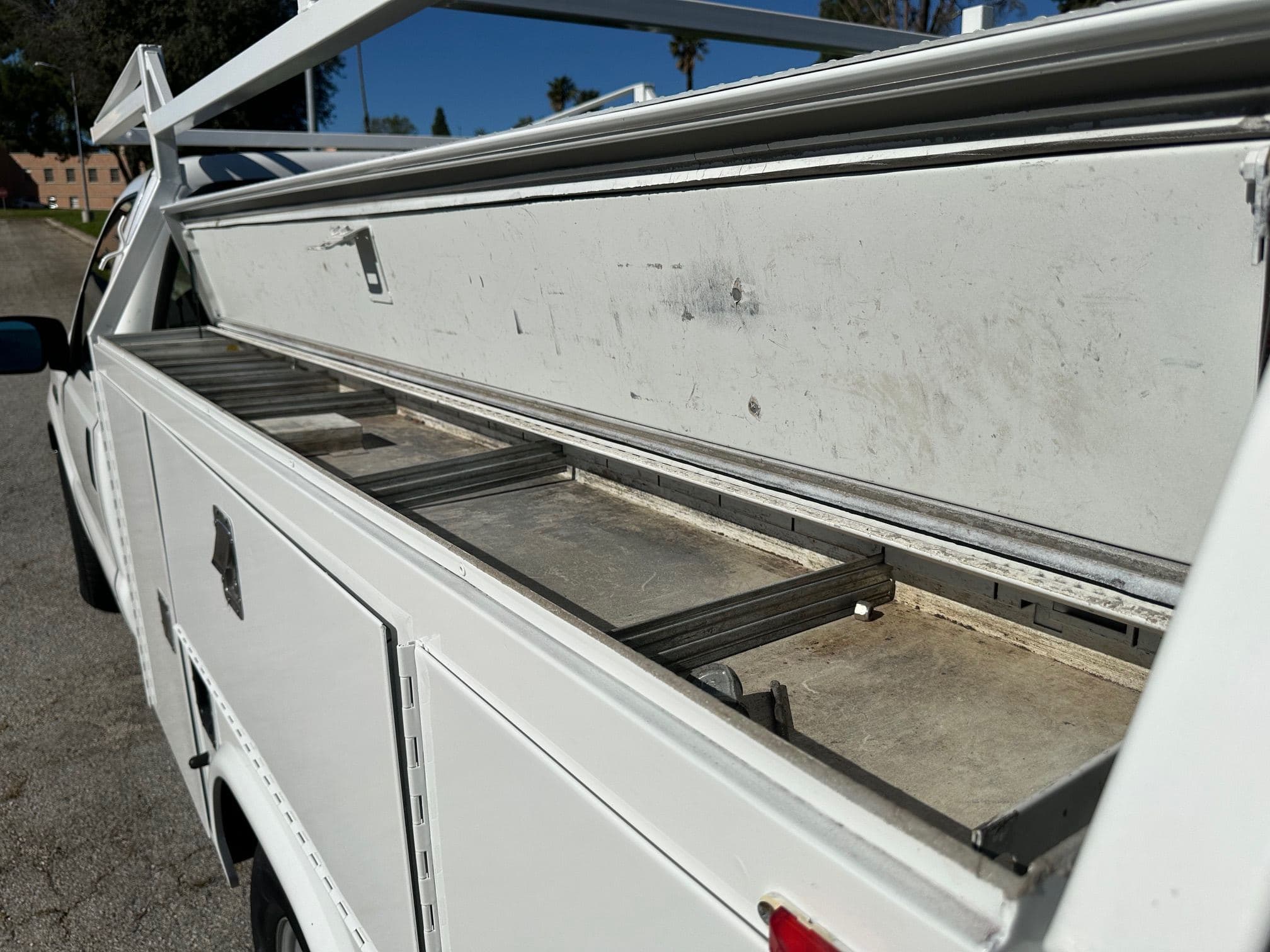 2005 FORD F350 Service Truck with Liftgate 13495 image 12