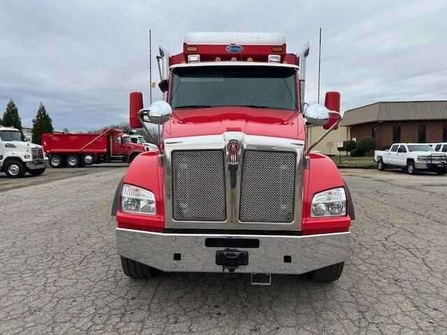 2022 Kenworth T880 image 4