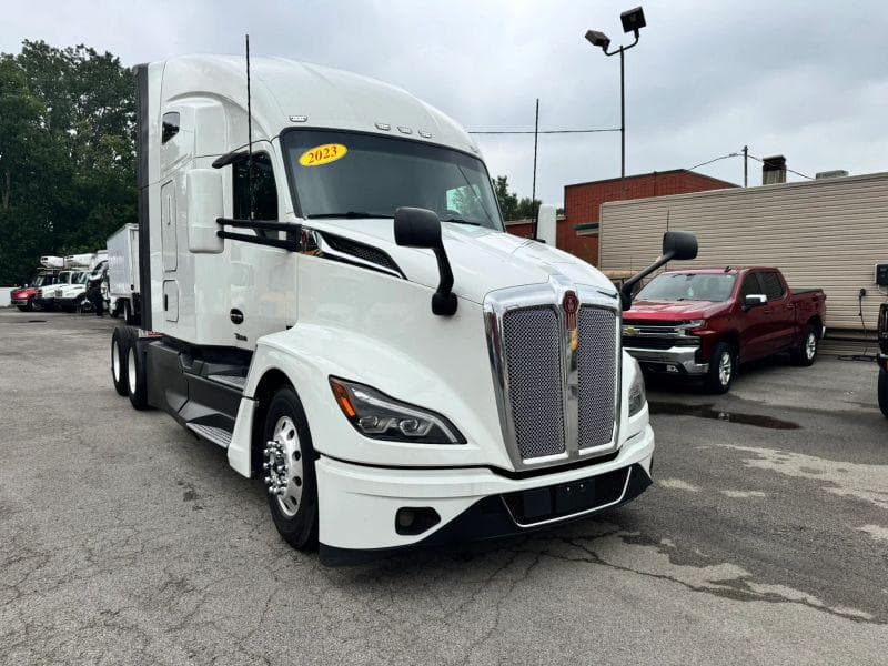 2023 Kenworth T600 image 2