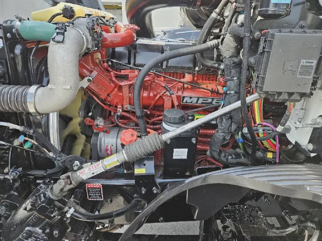 Used 2022 MACK Conventional - Sleeper Truck image 9