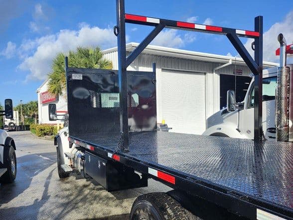 2027 Kenworth T480 image 3