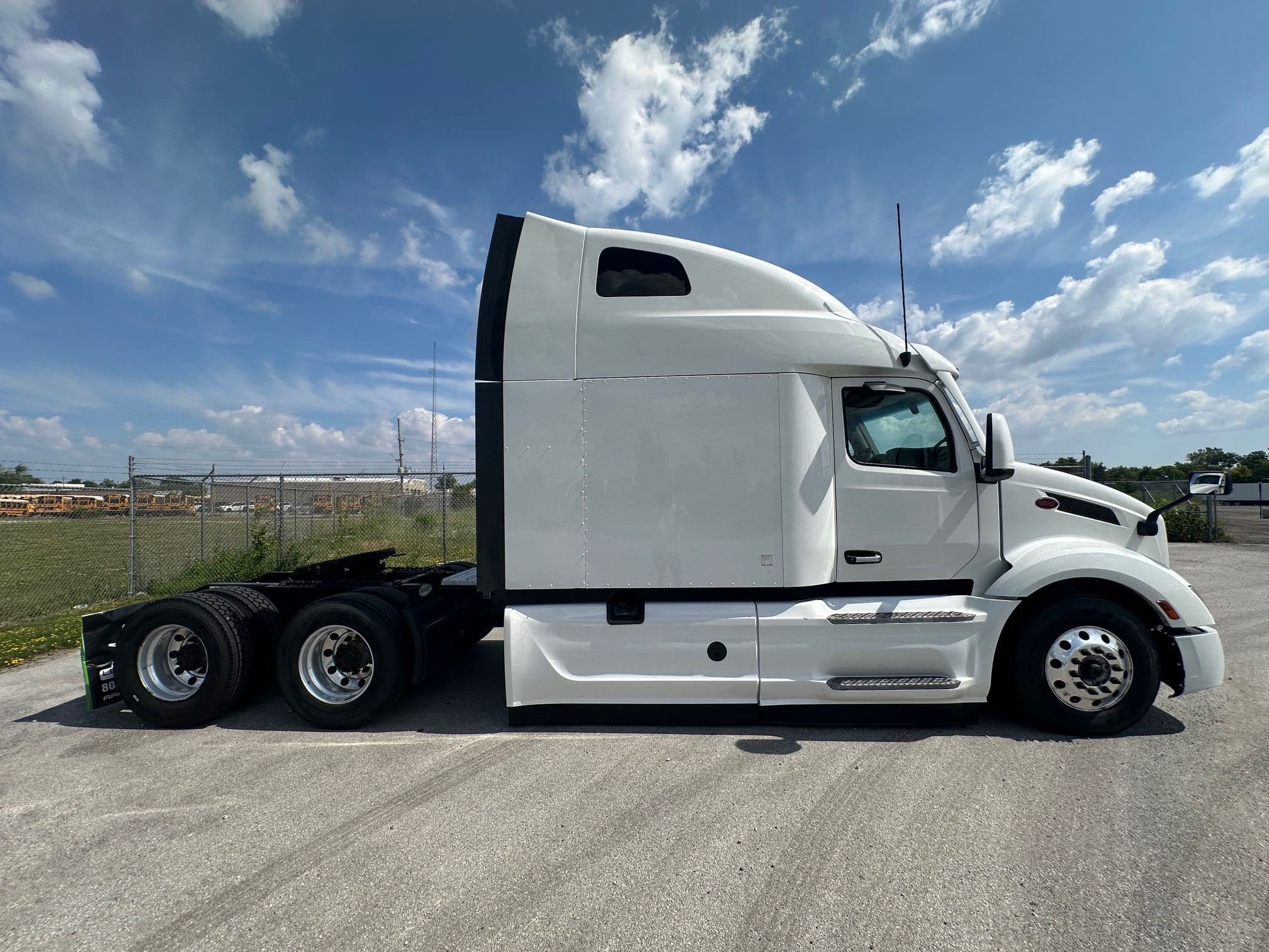 2023 Peterbilt 579 image 4