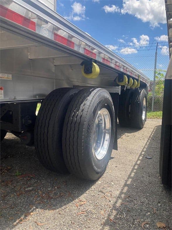 2025 Mac Trailer Mfg 1650 Cft image 3