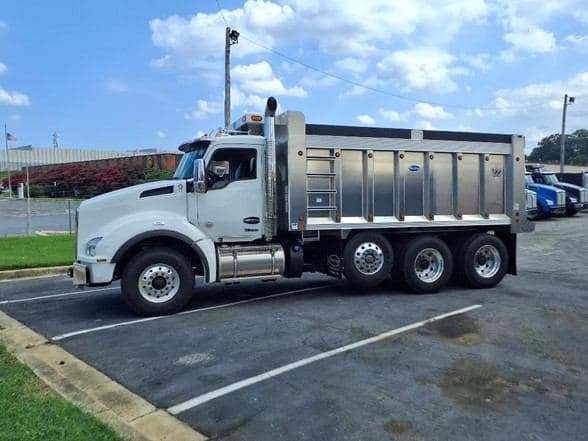2026 Kenworth T880 image 8