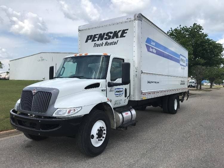 2022 International MV607 Box Truck - 220HP, 6 Speed Automatic, Roll up Door image 3