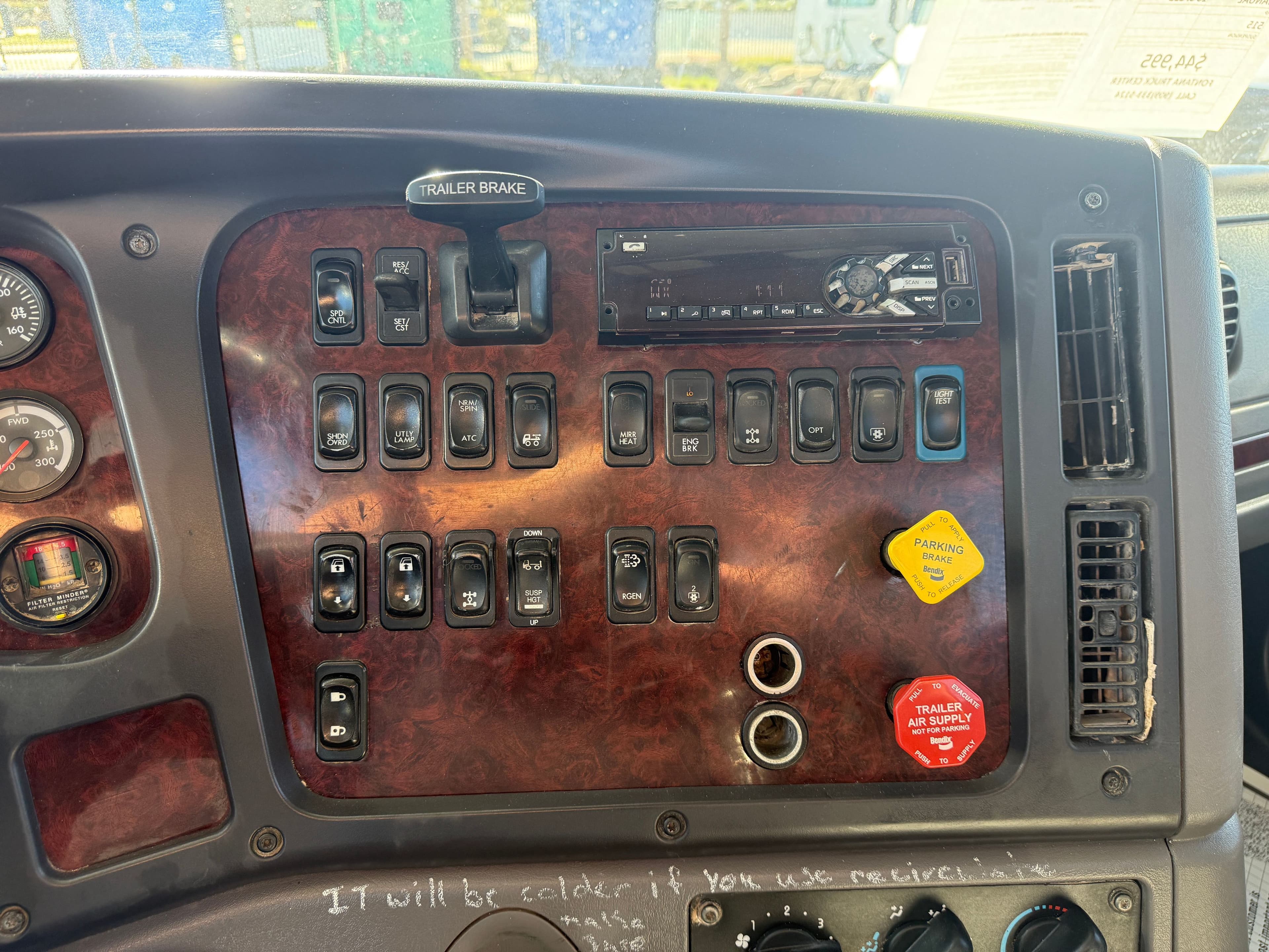 2019 Freightliner 114SD image 14