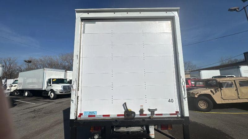 2019 Isuzu NPR image 8