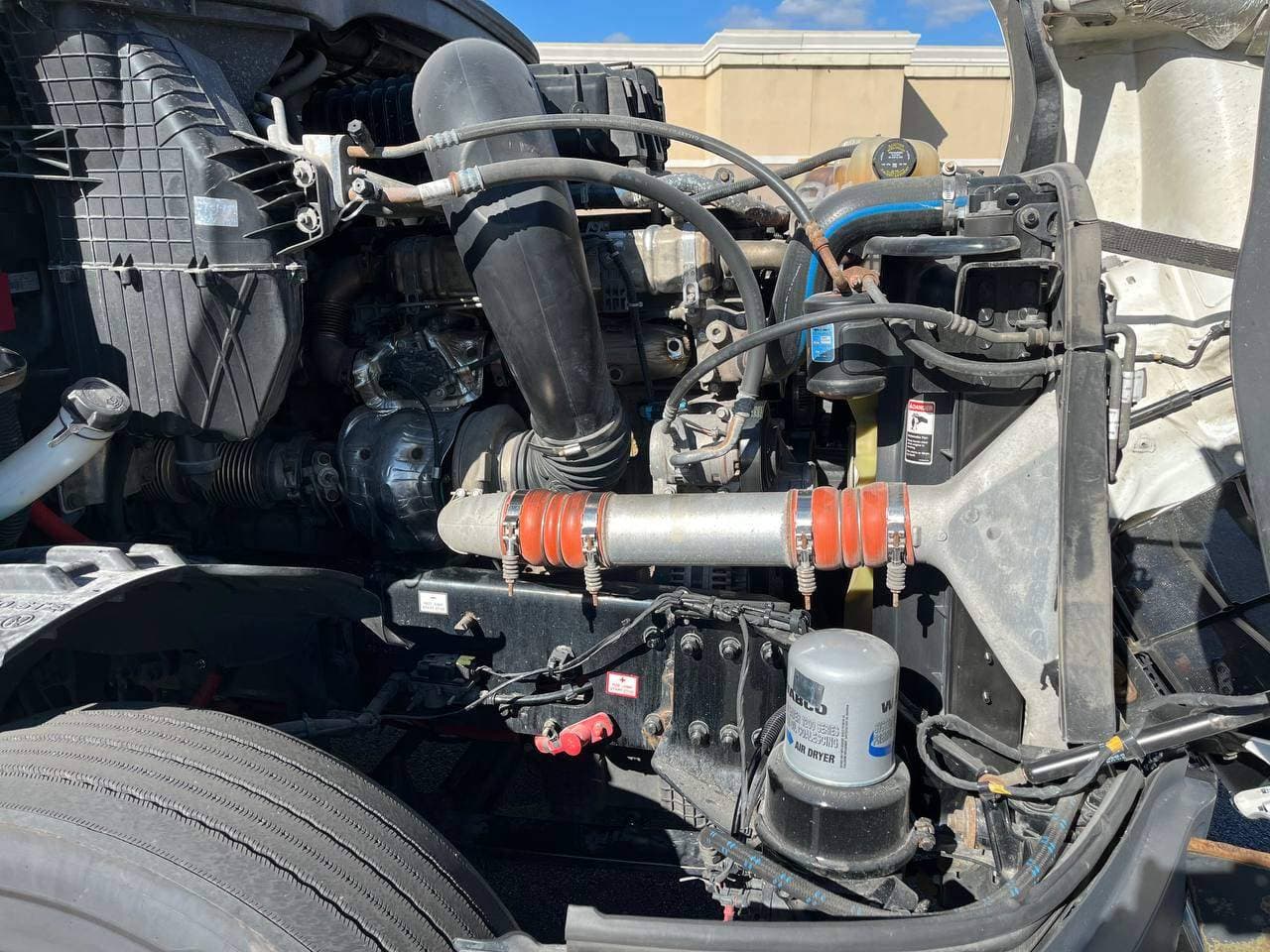 2022 Freightliner Cascadia image 8