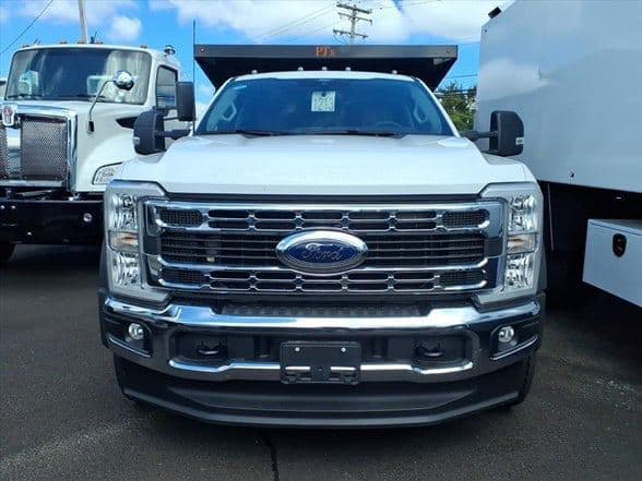 2025 Ford F550 image 4