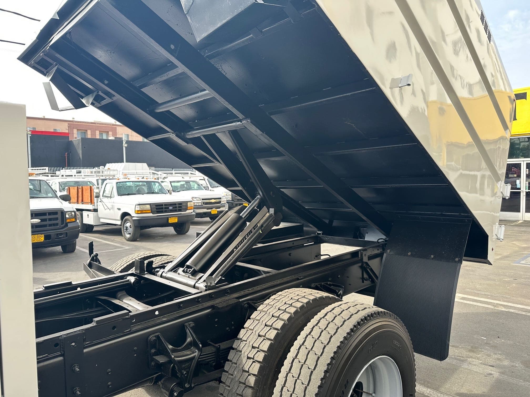 2010 Ford F-750 Forestry Tree Truck image 6