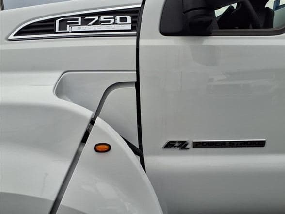 2027 Ford F750 SD image 16