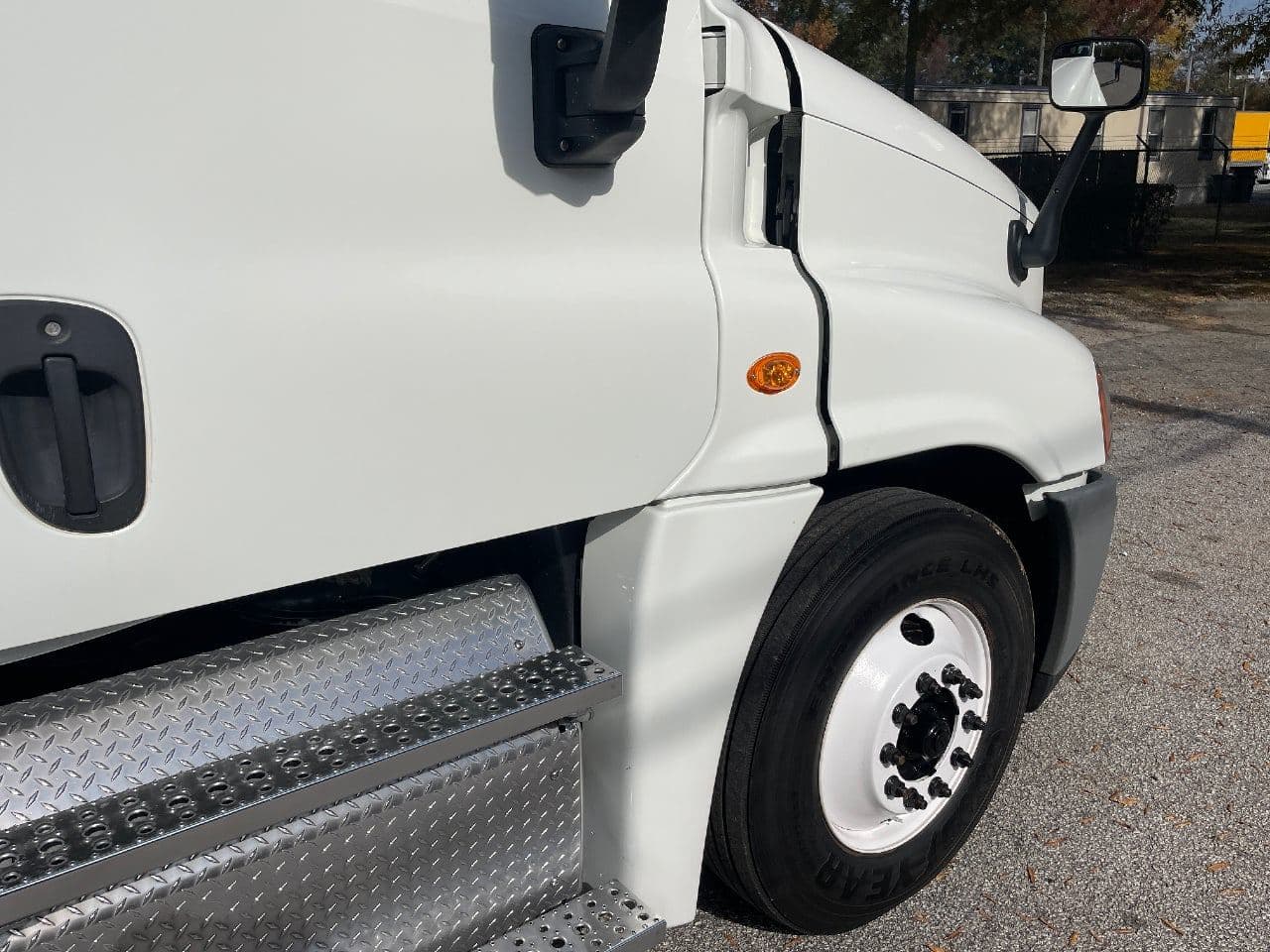 2019 Freightliner Cascadia 125 image 12