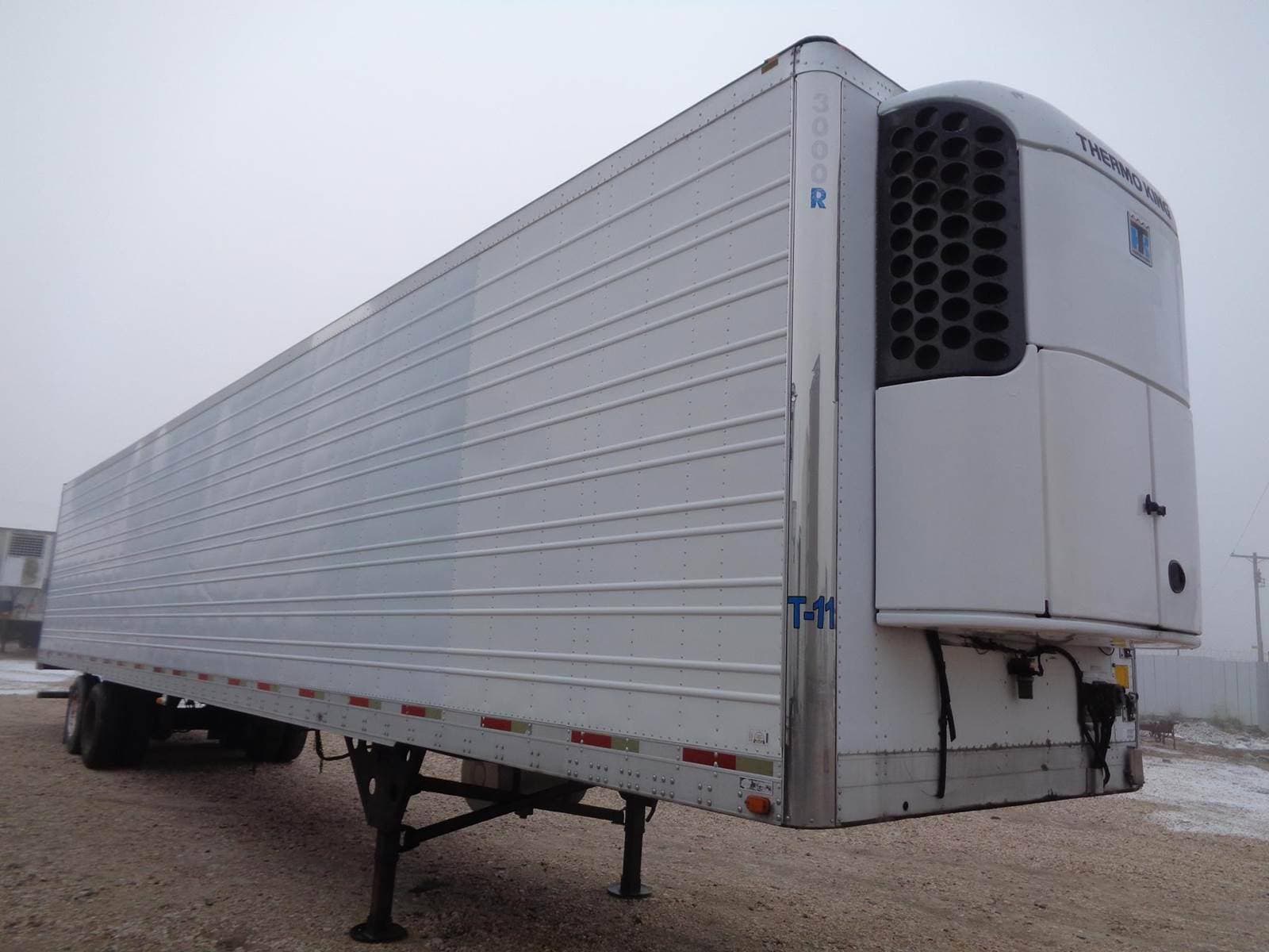 2006 UTILITY 3000R 53 ft Reefer Trailer - Sliding Axle, Swing Door, Thermo King image 2