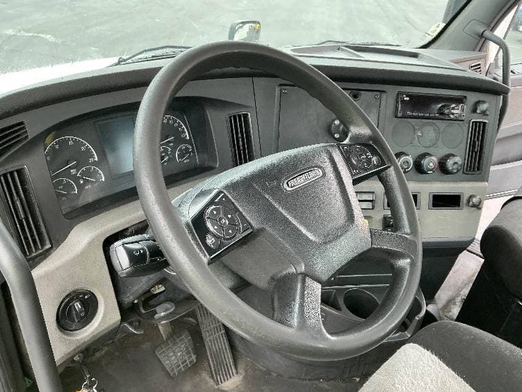 2018 Freightliner Cascadia image 8