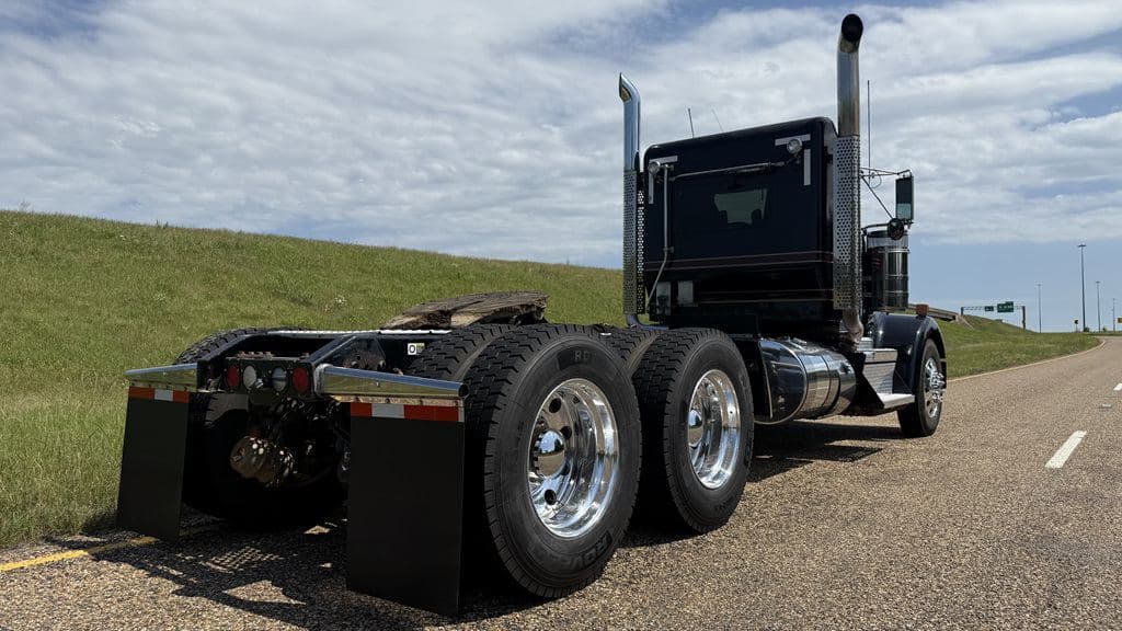 Used 2021 KENWORTH W900L image 7