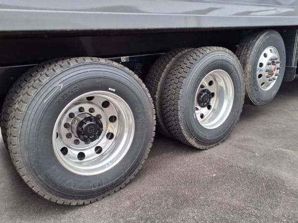 2025 Kenworth T880 image 11