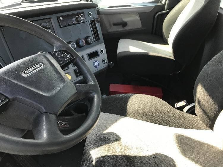 2019 Freightliner Cascadia 126 Day Cab Truck - 435HP, 12 Speed Automatic image 10