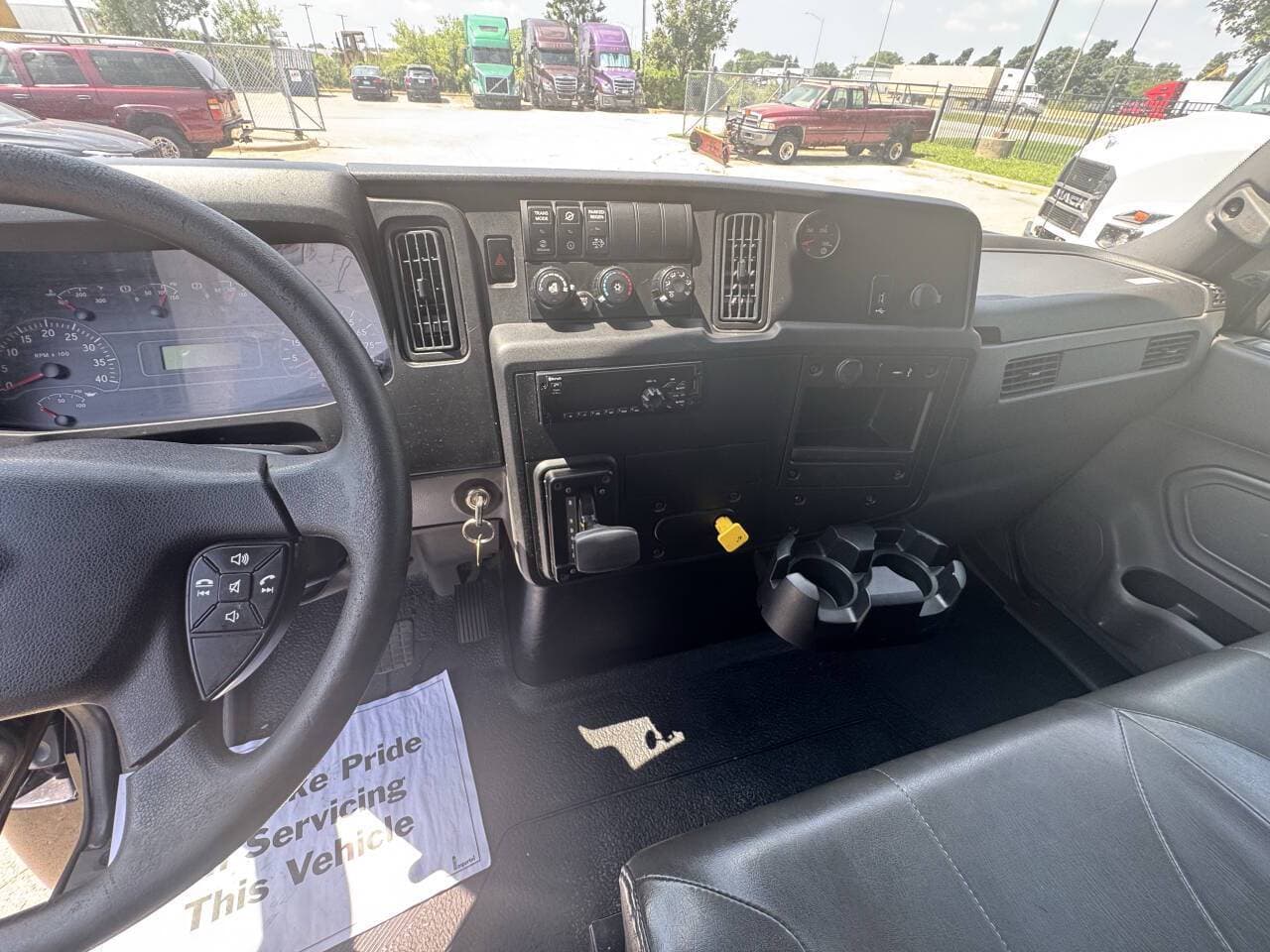 2020 International MV607 image 9