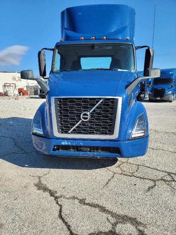 2021 Volvo VNR64T300 image 4