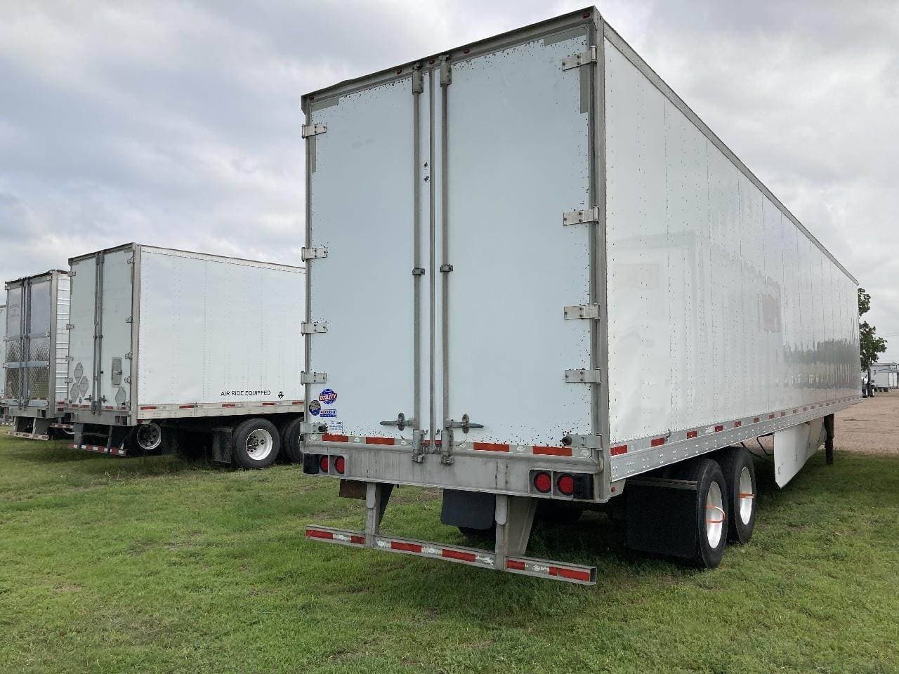 2019 Utility 53` Dry Van Trailer image 3