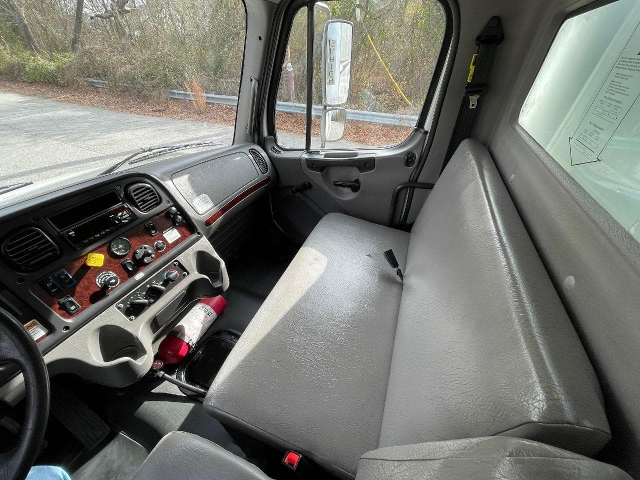 2020 Freightliner M2106 image 25