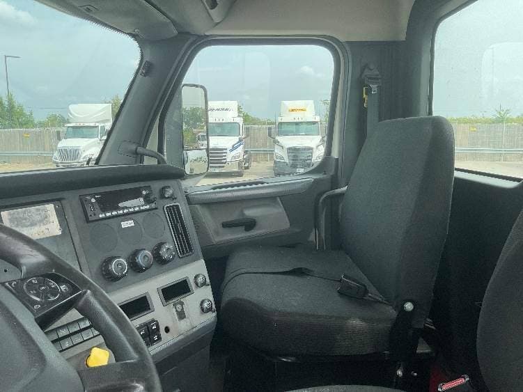 2018 Freightliner Cascadia image 9