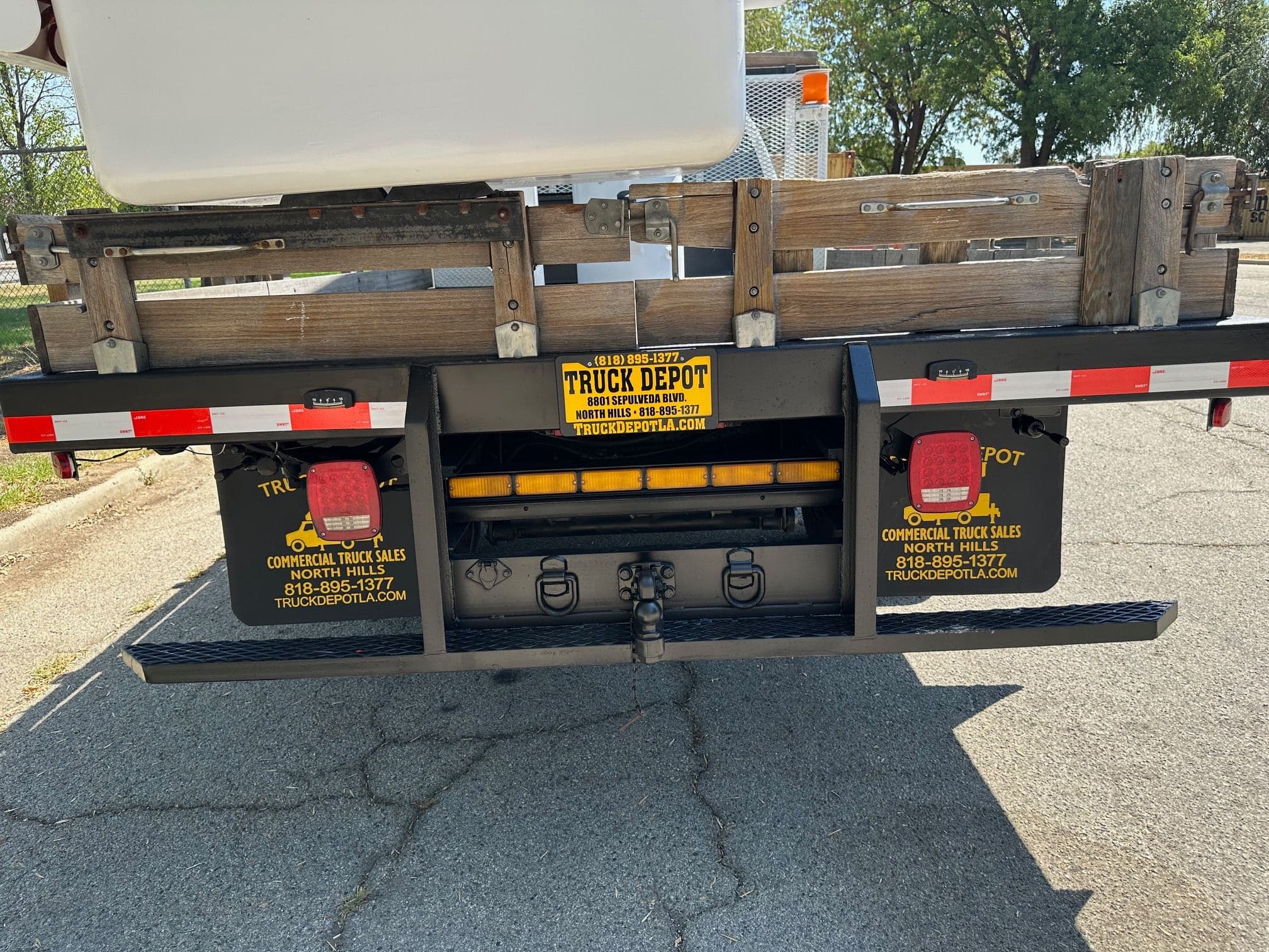 2007 Ford F-550 Bucket Truck image 14