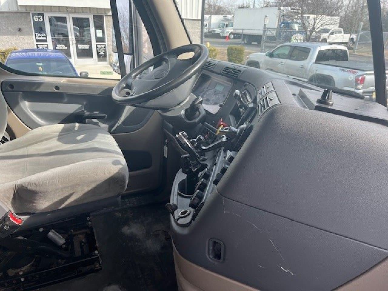 2020 Freightliner Cascadia 125 image 10