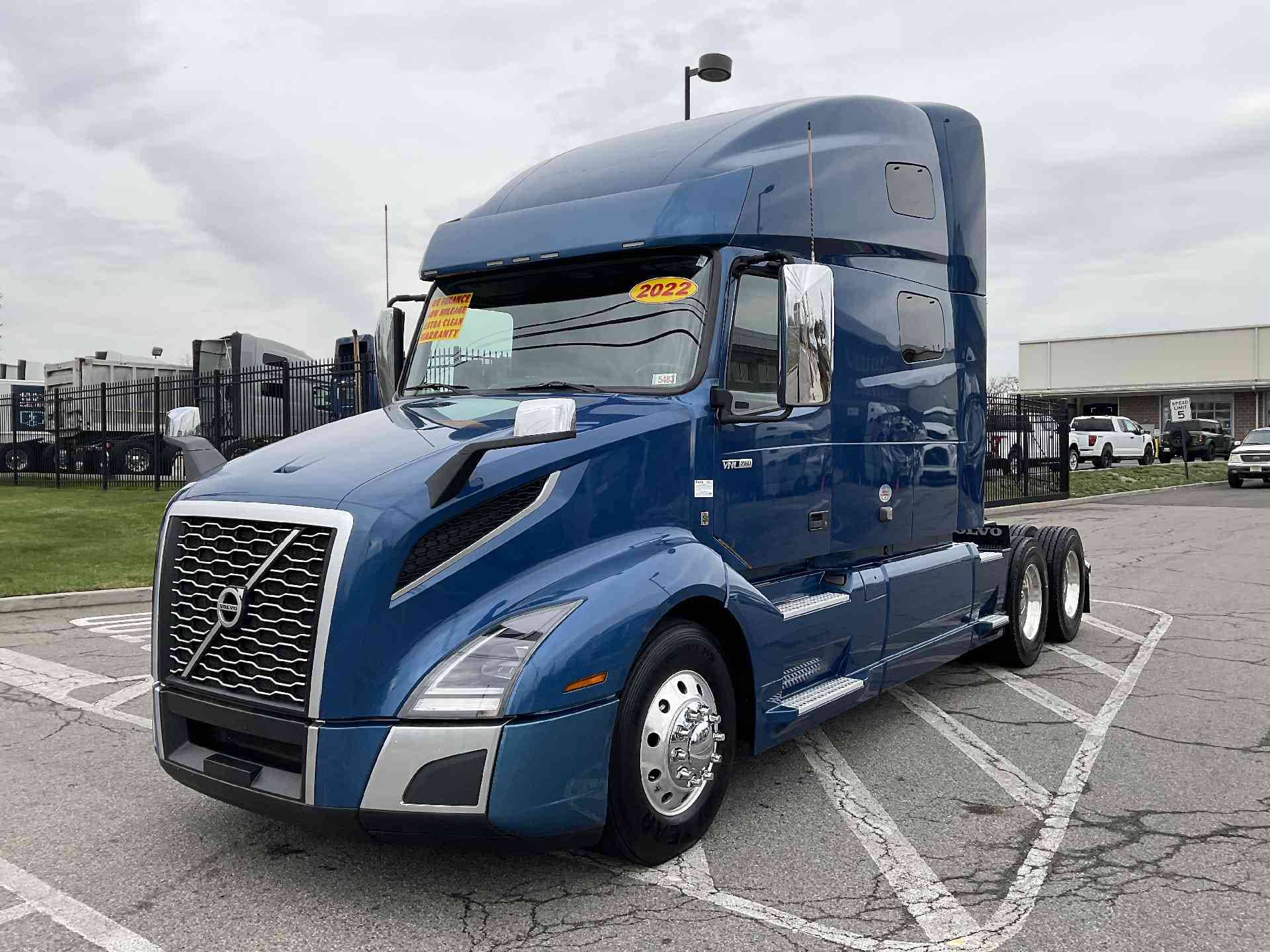 2022 Volvo VNL image 8