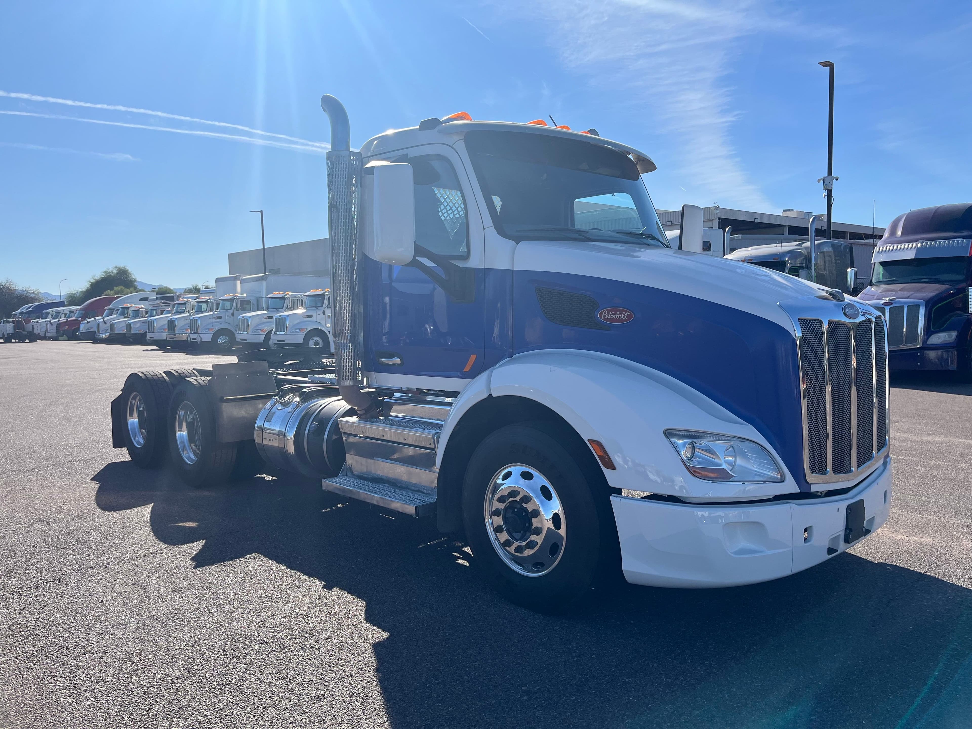 2019 Peterbilt 579 image 2