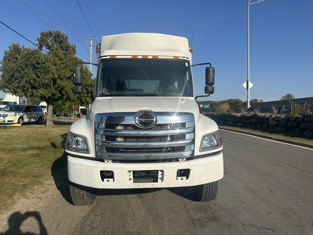 2020 Hino 338 image 8