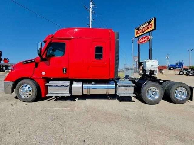 2024 Freightliner Cascadia image 4