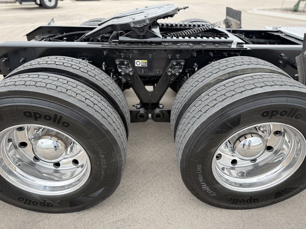 Used 2024 KENWORTH T880 image 11