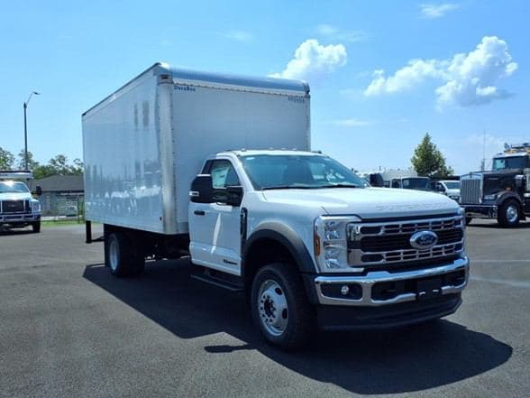 2025 Ford F550 image 1