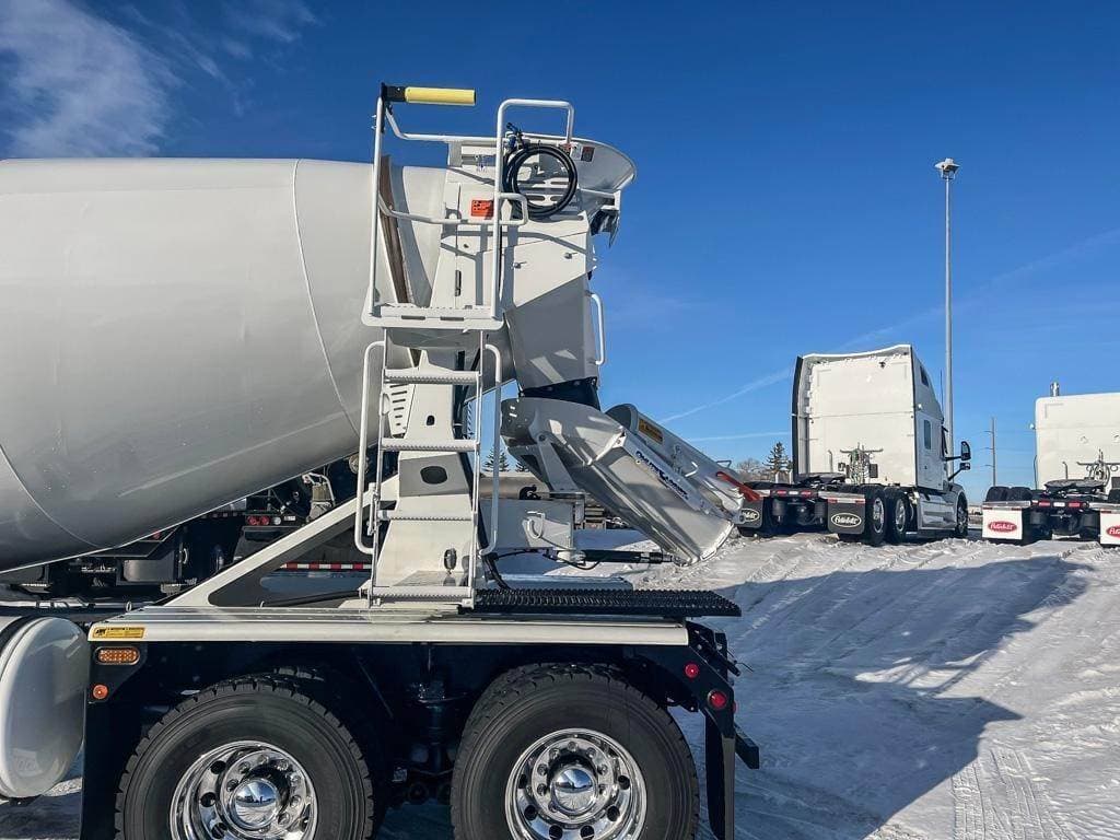2024 Peterbilt 567 image 6