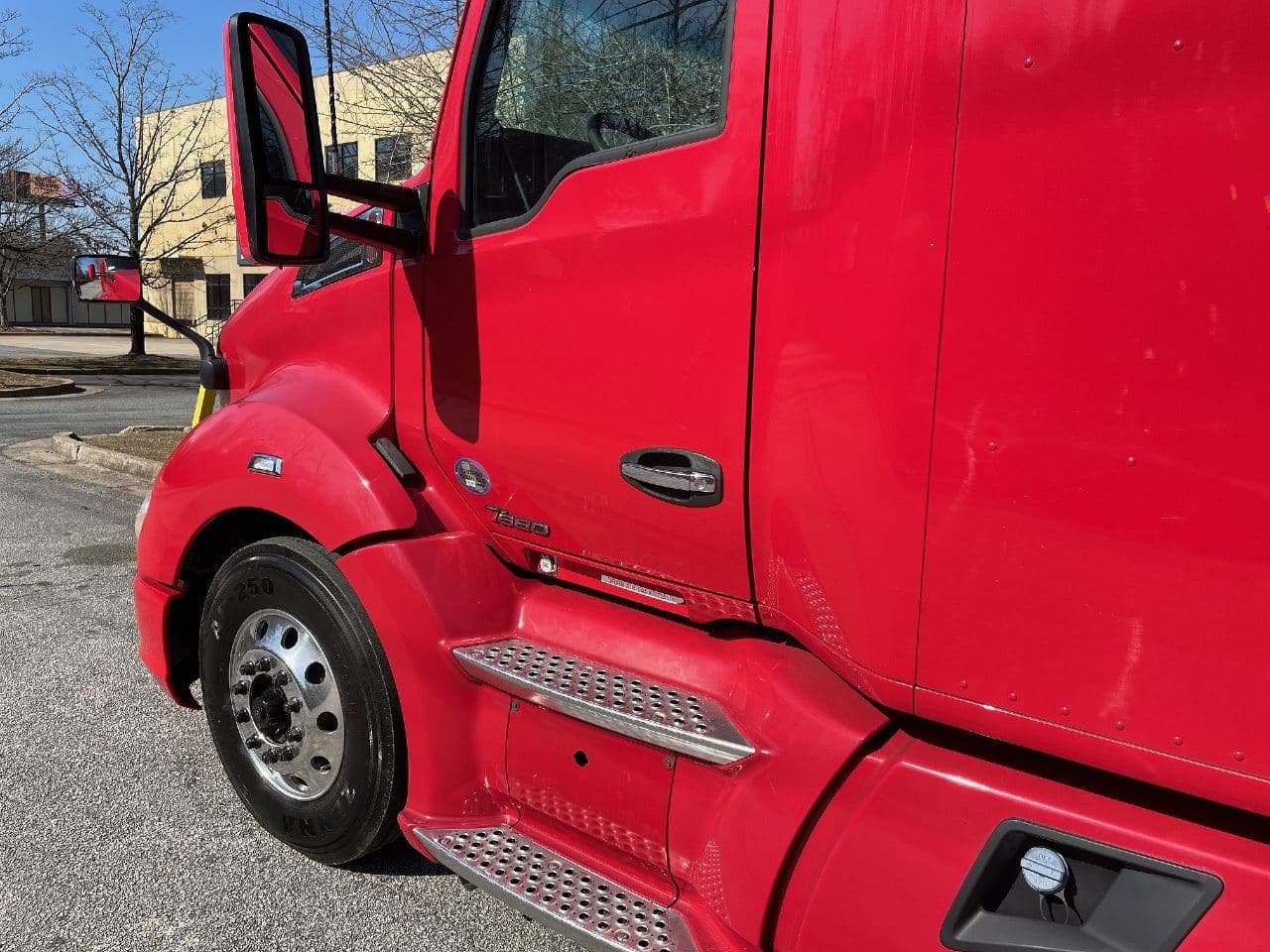 2018 Kenworth T680 image 9
