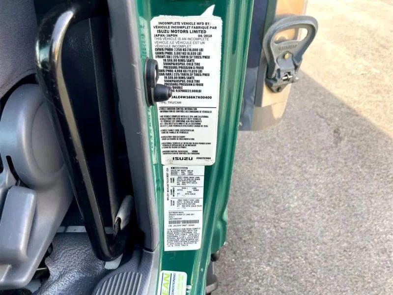 2019 Isuzu NPR image 15