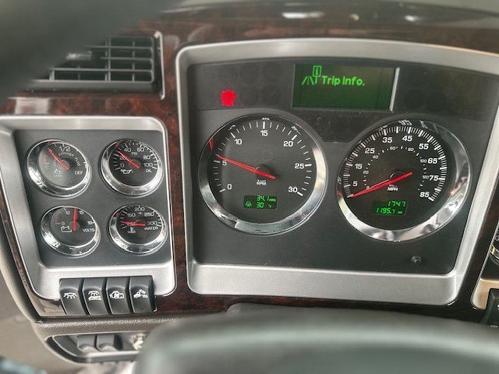 New 2026 KENWORTH W900 image 12