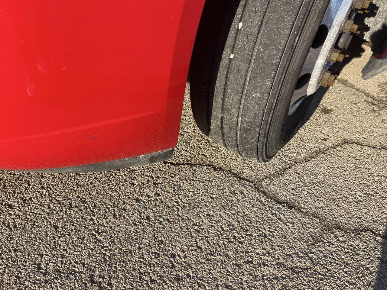 2022 Volvo VNL image 16